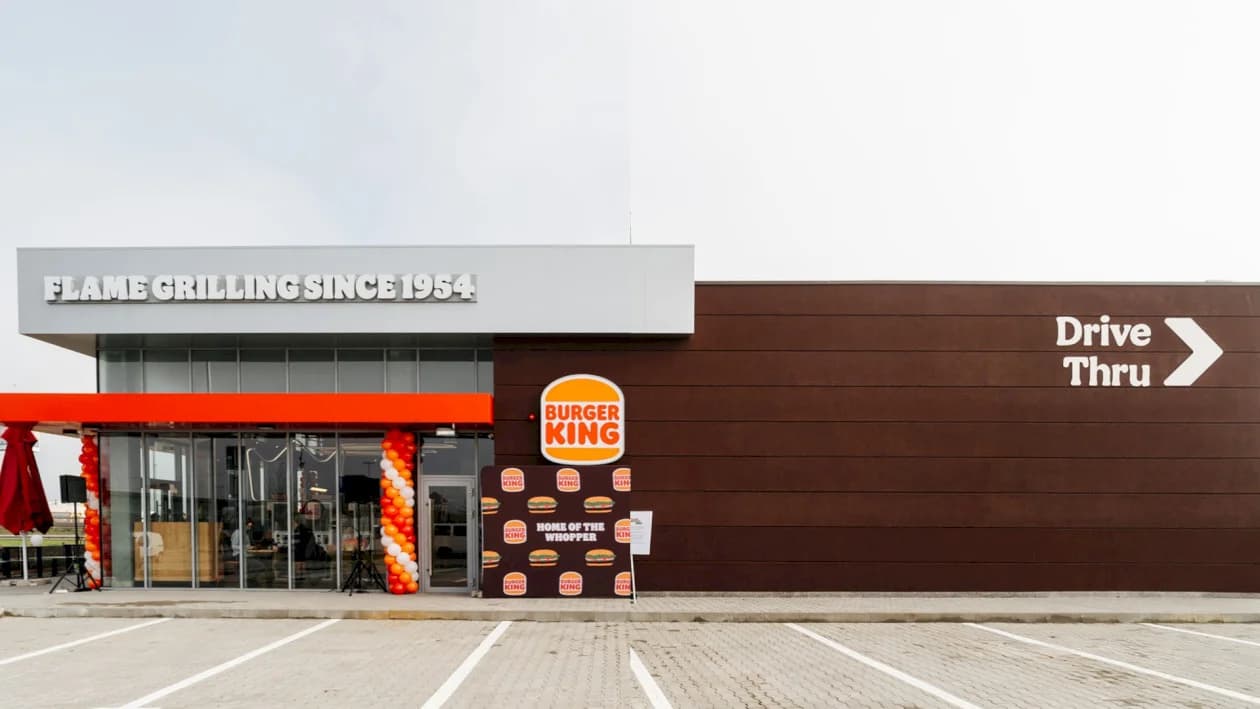 Burger King a deschis primul restaurant de tip Drive-Thru din București