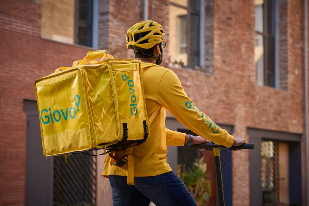 Analiză Glovo: 14 februarie, cea mai aglomerată zi la români pentru livrările de flori în luna iubirii